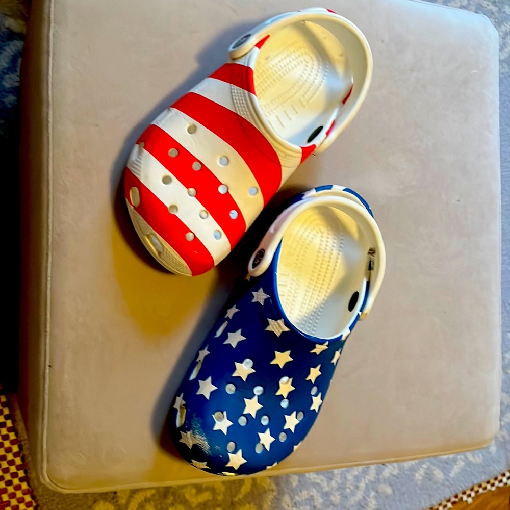 Size 2 American flag Crocs
